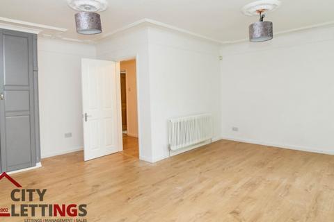 3 bedroom ground floor maisonette to rent, Melville Court , Mapperley Park