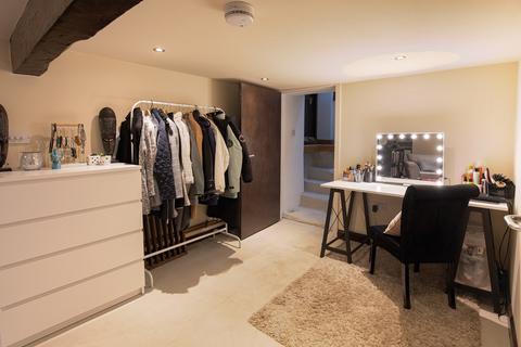 7a Chattan Place, Aberdeen, AB10 6RB
