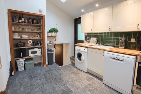 7a Chattan Place, Aberdeen, AB10 6RB