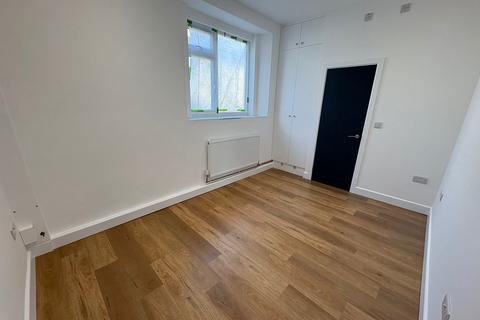 1 bedroom ground floor flat to rent, Neath Road, Swansea