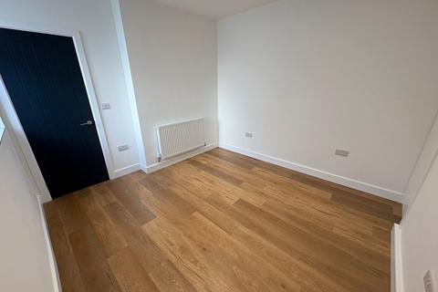 1 bedroom ground floor flat to rent, Neath Road, Swansea