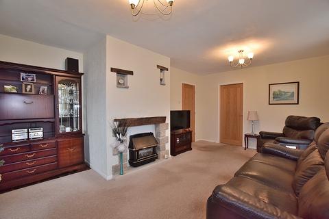 3 bedroom detached bungalow for sale, Whitefields Drive, Richmond