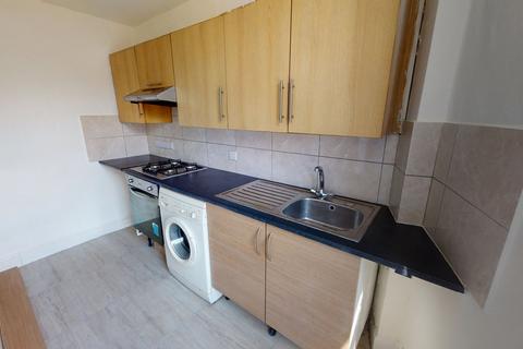 2 bedroom apartment to rent, London Road, Thornton Heath CR7