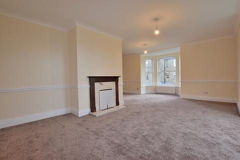 4 bedroom end of terrace house for sale, Lyons Road, Richmond