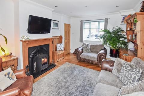 3 bedroom semi-detached house for sale, Aylesbury Road, Bierton, Buckinghamshire.