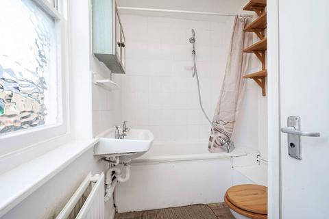 Studio for sale, Clissold Close, Finchley, London, N2