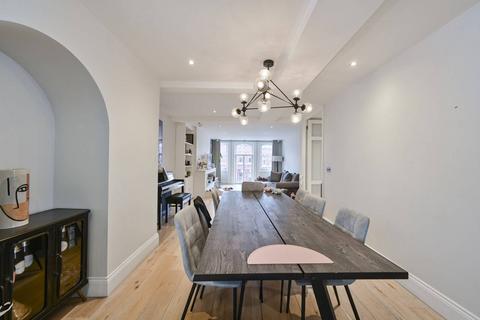 4 bedroom flat to rent, Transept Street, Marylebone, London, NW1