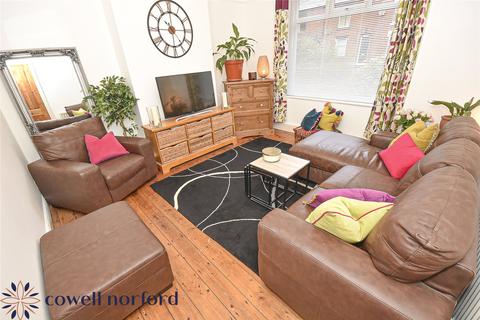 4 bedroom terraced house for sale, Bury Road, Rochdale OL11