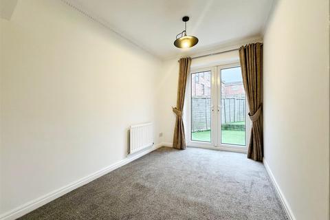 3 bedroom semi-detached house for sale, Maldon Drive, Hull HU9