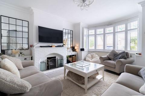15 Sylvan Close, South Croydon, CR2 8DS