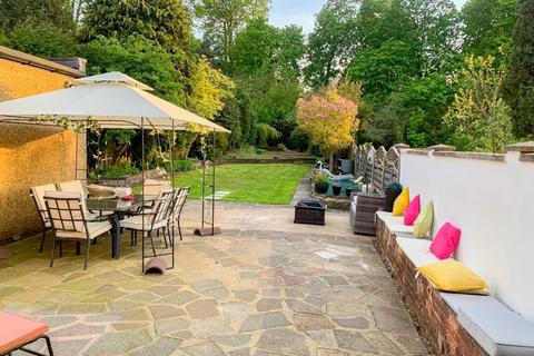 15 Sylvan Close, South Croydon, CR2 8DS