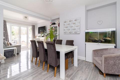 15 Sylvan Close, South Croydon, CR2 8DS