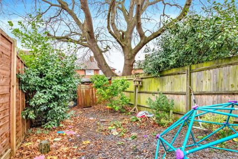 22 Ravenscroft Crescent, London, SE9 4LL