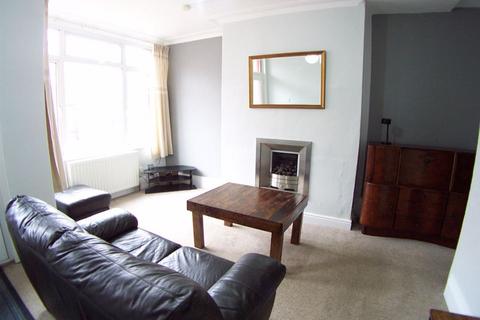 2 bedroom house to rent, Elsham Terrace, Leeds