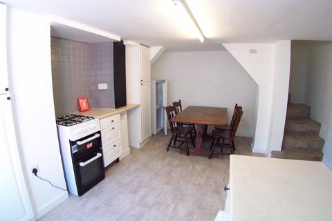 2 bedroom terraced house to rent, Elsham Terrace, Leeds