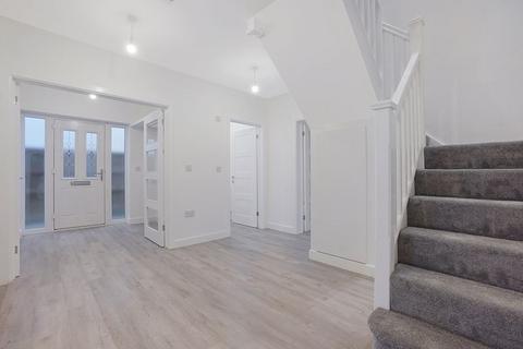 4 bedroom detached house for sale, Snodhurst Avenue, Chatham
