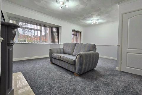 2 bedroom maisonette to rent, Jockey Field, Dudley