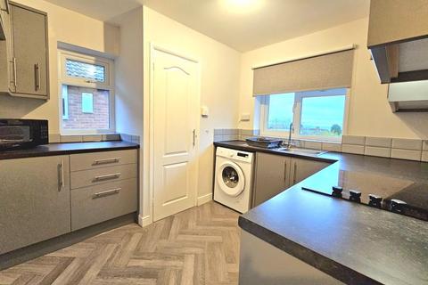 2 bedroom maisonette to rent, Jockey Field, Dudley