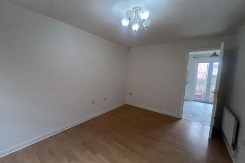 2 bedroom semi-detached house to rent, The Turnstile, Middlesbrough