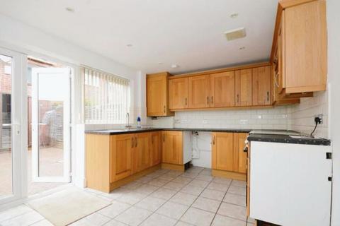 3 bedroom terraced house for sale, Boxted Close, Luton