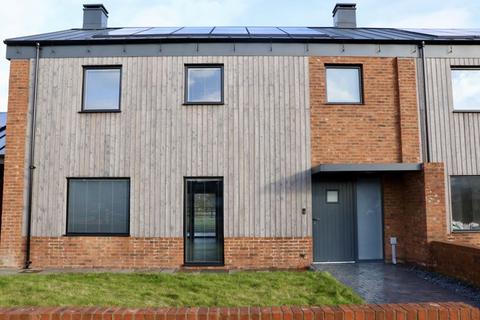 4 bedroom end of terrace house for sale, Aston House Way, Aston