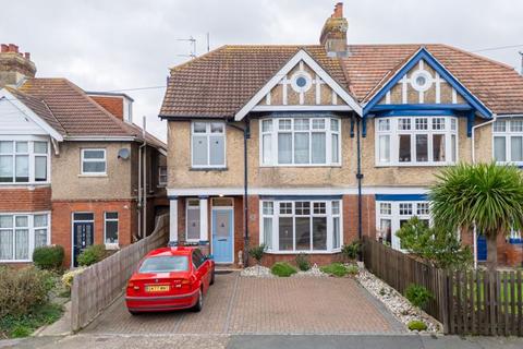 4 bedroom semi-detached house for sale, Maresfield Road, East Cowes