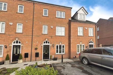 4 bedroom townhouse for sale, Hallbridge Gardens, Bolton