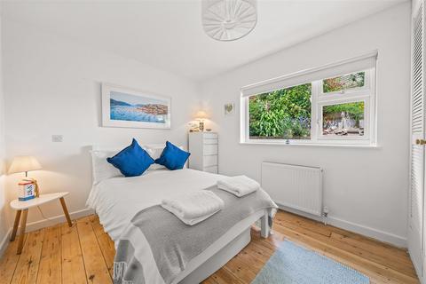 22 Barton Close, Kingsbridge, TQ7 1JU