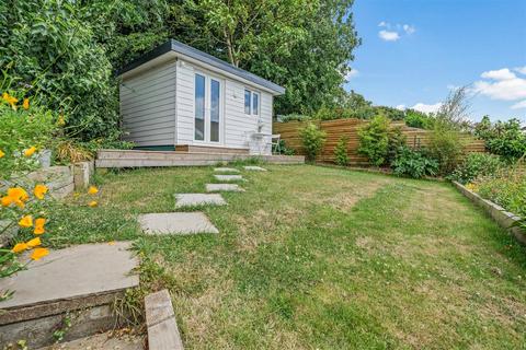 22 Barton Close, Kingsbridge, TQ7 1JU