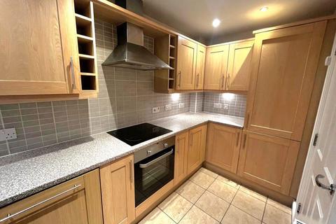 3 bedroom terraced house to rent, Watnall Road, Nottingham, Hucknall, NG15 6FQ