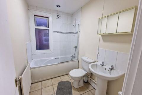 1 bedroom flat to rent, TO LET - 1 Bedroom First Floor Flat