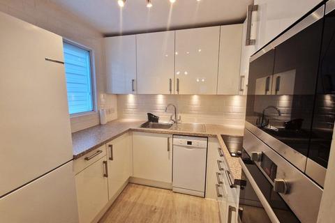 1 bedroom retirement property for sale, Uxbridge Road, Hatch End