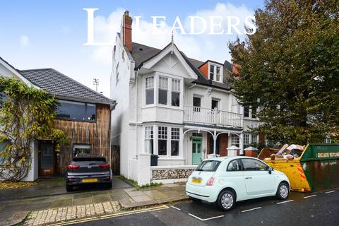 5 bedroom end of terrace house to rent, Avondale Road, Hove