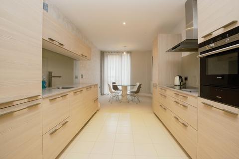 4 bedroom terraced house to rent, Francis Street