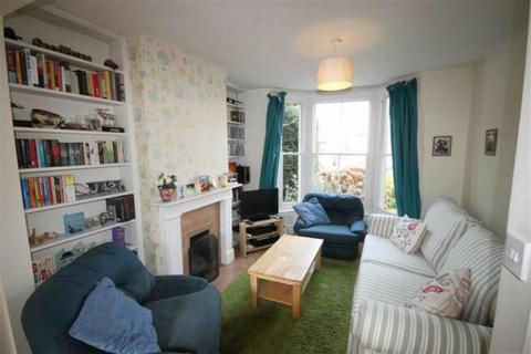 3 bedroom semi-detached house to rent, Halifax Road, CB4