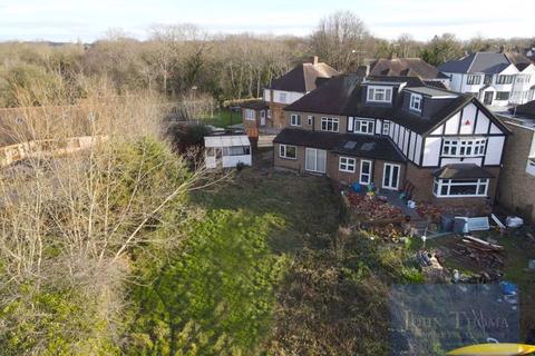 3 bedroom semi-detached house for sale, Whitehall Close, Chigwell IG7