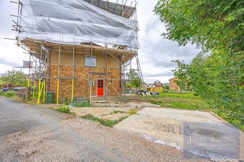 3 bedroom semi-detached house for sale, Whitehall Close, Chigwell IG7