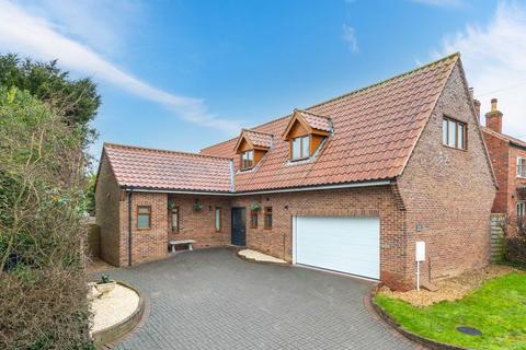 4 bedroom detached house for sale, Newark Hill, Foston NG32