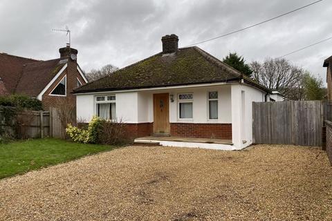 4 bedroom bungalow to rent, Brighton Road, Shermanbury, Horsham