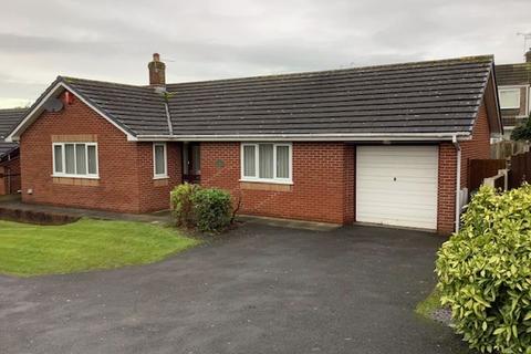 2 bedroom detached bungalow to rent, Oakfields, Ormskirk L39