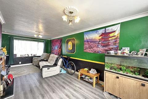 7 Byron Close, Knottingley, WF11 8QG