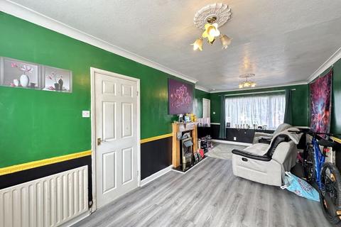 7 Byron Close, Knottingley, WF11 8QG