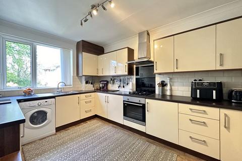 4 bedroom apartment for sale, Carleton Road, Pontefract WF8