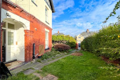 1 bedroom apartment for sale, Howard Road, Llandudno, Conwy, LL30