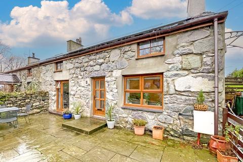 2 bedroom semi-detached house for sale, Llanrug, Caernarfon, Gwynedd, LL55