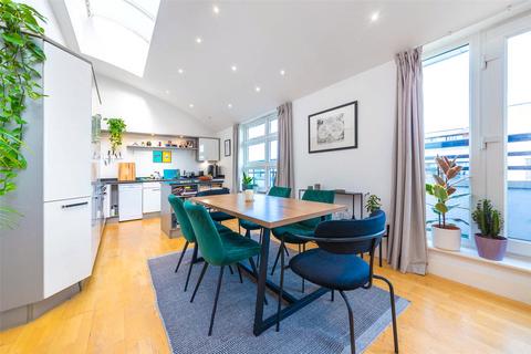 2 bedroom apartment for sale, Putney Bridge Road, London SW15