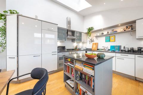 2 bedroom apartment for sale, Putney Bridge Road, London SW15