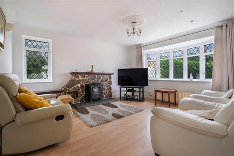 4 bedroom detached bungalow for sale, Ferrard Close, Ascot