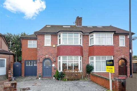 7 bedroom semi-detached house for sale, Wellgarth, GREENFORD