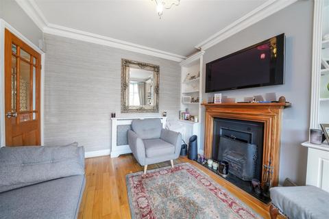 7 bedroom semi-detached house for sale, Wellgarth, GREENFORD